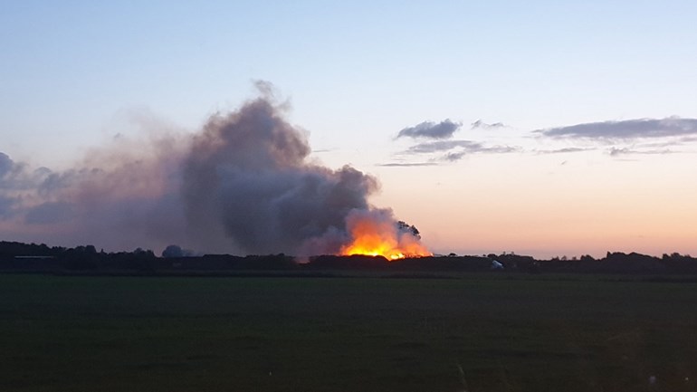 Brand in een composthoop Waddinxveen Foto AS Media